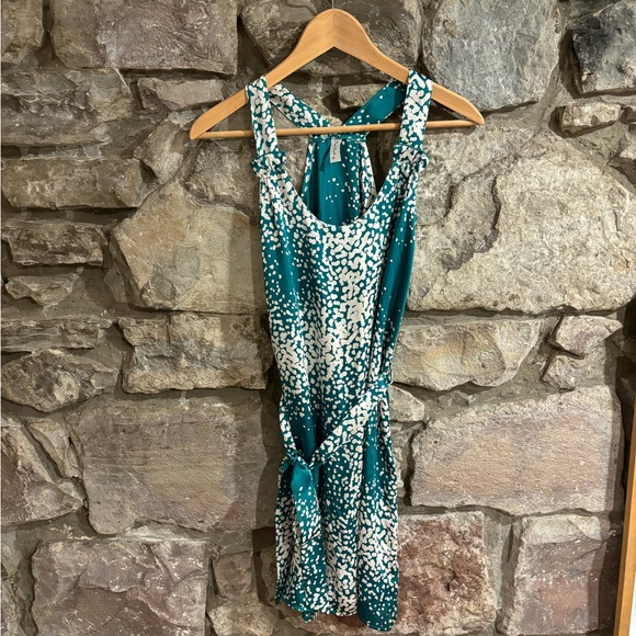 Final Touch Dress - Picture 4 of 5